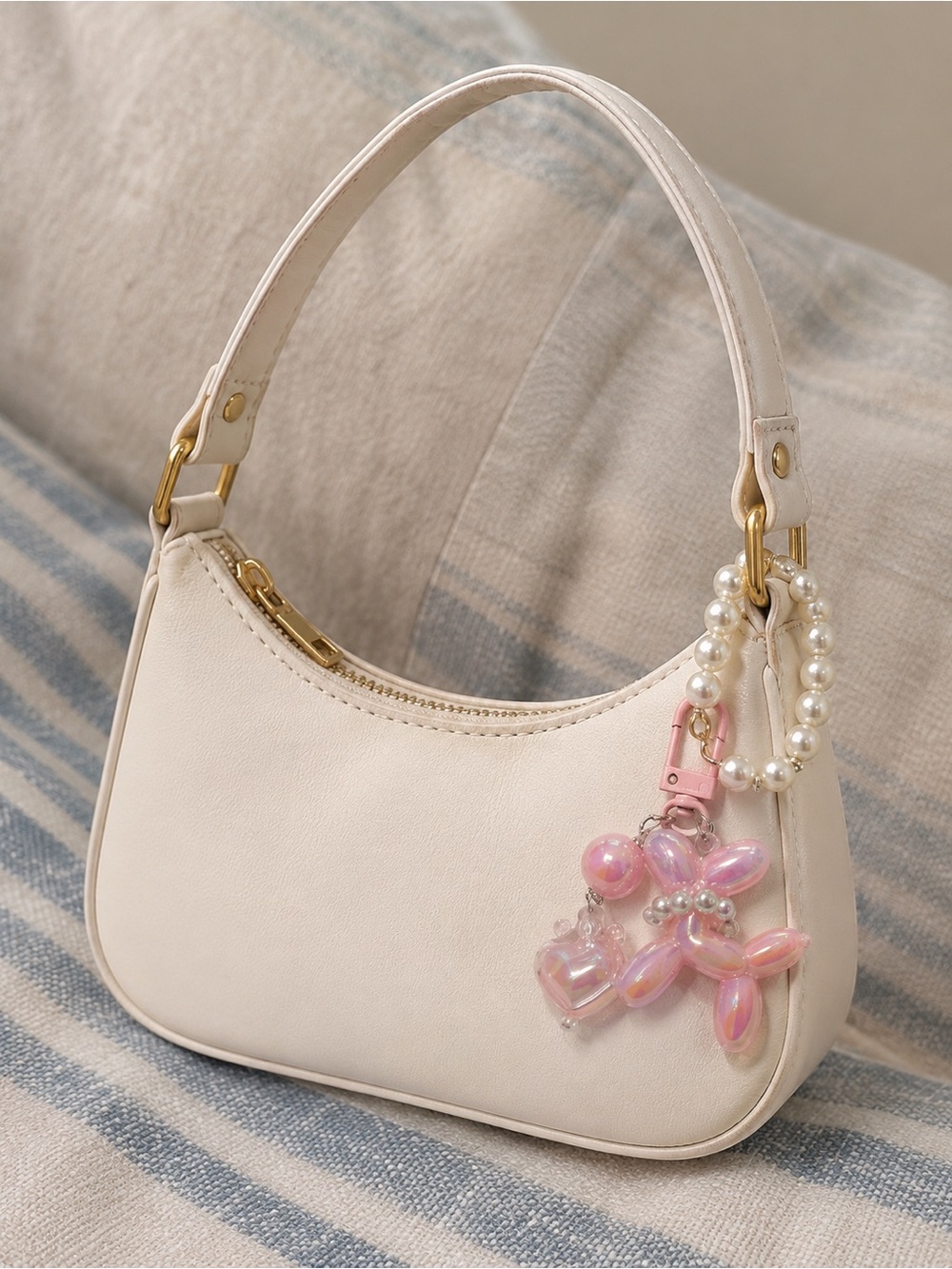 Pink Balloon Dog Keychain/Bag Charm/zipper pull - Picture 1 of 4